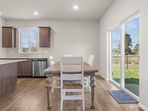 Dining - 335 Belfair St SW, Orting, WA 98360 photo 2 of 2