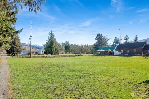 5819 Lawrence Rd, Everson, WA 98247 photo 2