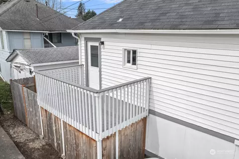 Exterior - 3010 26th St, Everett, WA 98201 photo 10 of 10
