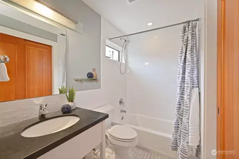 717 Boylston Ave E, Seattle, WA 98102 photo 15