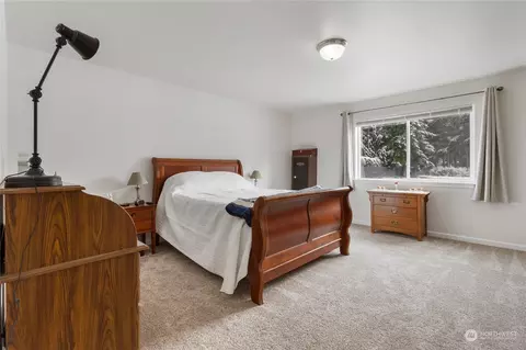 Bedroom - 38316 244th Ave SE, Enumclaw, WA 98022 photo 2 of 4