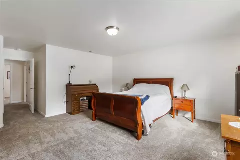 Bedroom - 38316 244th Ave SE, Enumclaw, WA 98022 photo 1 of 4