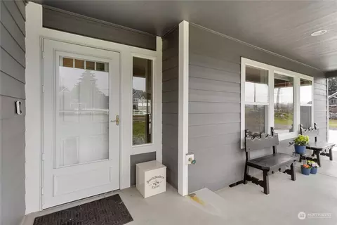 Exterior - 38316 244th Ave SE, Enumclaw, WA 98022 photo 3 of 8