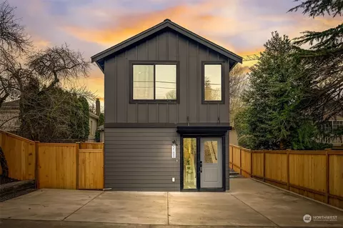 518 30th Ave E #B, Seattle, WA 98112