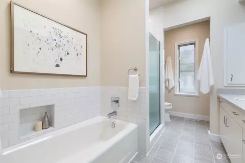 Bath - 702 13th Ave E, Seattle, WA 98102 photo 2 of 3