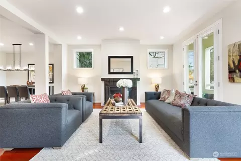 Living - 702 13th Ave E, Seattle, WA 98102 photo 3 of 5