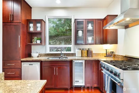 Kitchen - 702 13th Ave E, Seattle, WA 98102 photo 1 of 2
