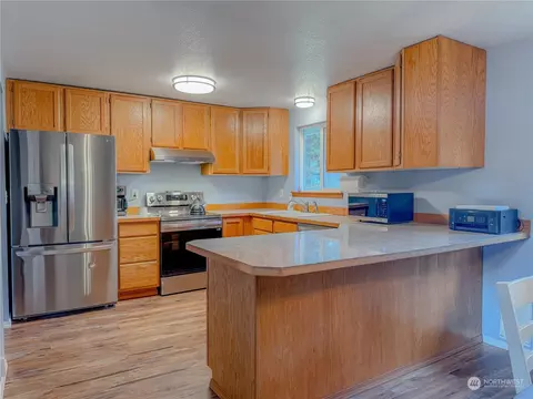 Kitchen - 140 Raintree Loop SE, Rainier, WA 98576 photo 1 of 4