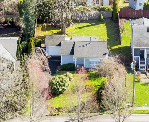 526 7th St S, Kirkland, WA 98033