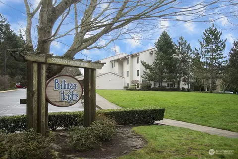 23007 Lakeview Dr #A301, Mountlake Terrace, WA 98043