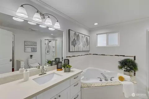 Bath - 1802 19th Ave S, Seattle, WA 98144 photo 1 of 2