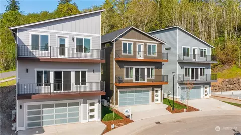 134 Blackfish Ct, Bremerton, WA 98310