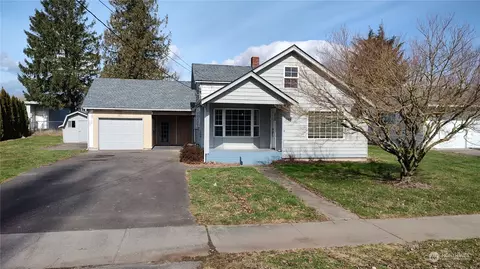 226 1st St, Sumas, WA 98295