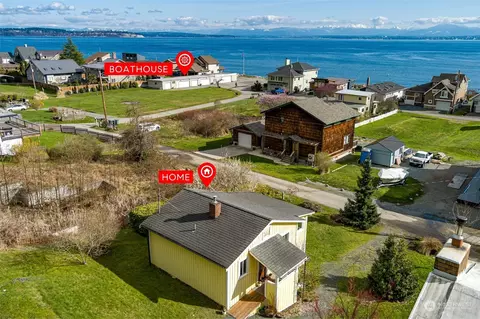 6886 Saska Pl, Clinton, WA 98236