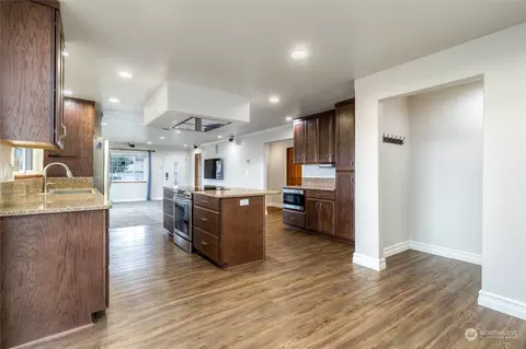 Kitchen - 122 Baldwin Rd, Walla Walla, WA 99362 photo 3 of 3