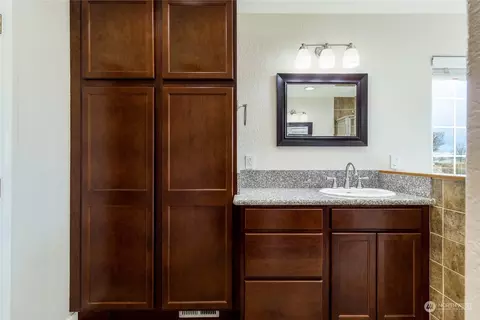Bath - 122 Baldwin Rd, Walla Walla, WA 99362 photo 6 of 8