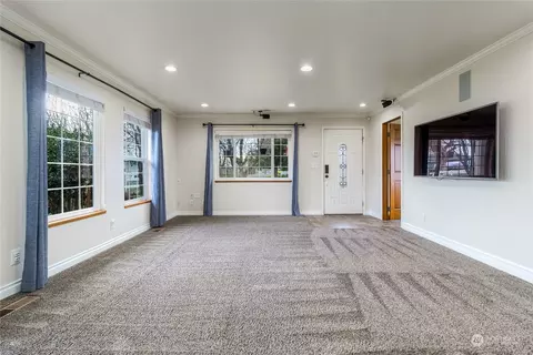 Living - 122 Baldwin Rd, Walla Walla, WA 99362 photo 1 of 1