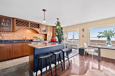 28120 Redondo Beach Dr S #108, Des Moines, WA 98198