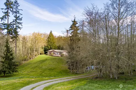3734 Cascadian Ln, Greenbank, WA 98253