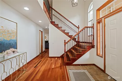 Entry Way - 2804 106th St SE, Everett, WA 98208 photo 2 of 2