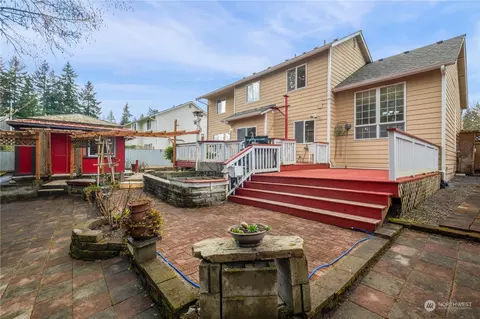 Exterior - 2804 106th St SE, Everett, WA 98208 photo 4 of 8
