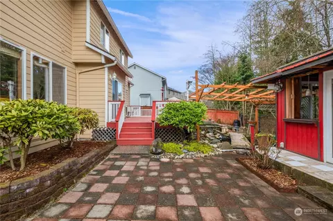 Exterior - 2804 106th St SE, Everett, WA 98208 photo 5 of 8
