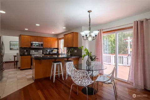 Dining - 2804 106th St SE, Everett, WA 98208 photo 1 of 5