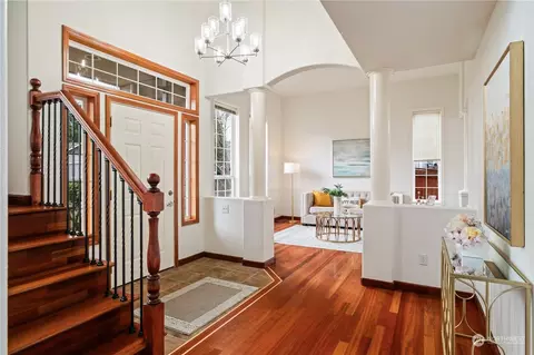 Entry Way - 2804 106th St SE, Everett, WA 98208 photo 1 of 2