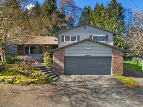 10057 39th Ave NE, Seattle, WA 98125