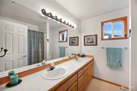 Bath - 3108 191st St SE, Bothell, WA 98012 photo 4 of 4