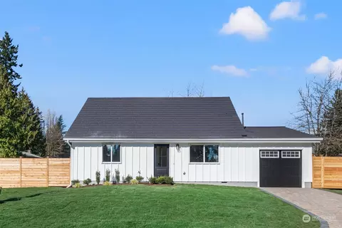 7704 NE 142nd Pl, Kirkland, WA 98034