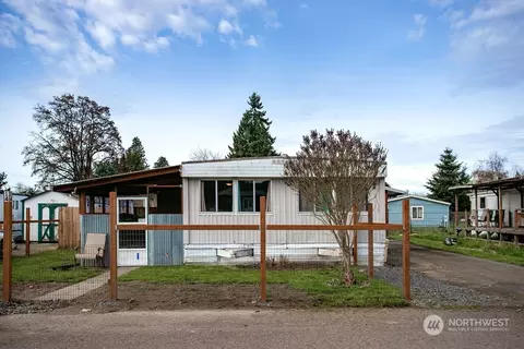 303 Hawthorne St #14, Kelso, WA 98626