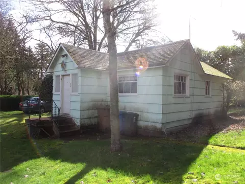 1402 E 44th St, Tacoma, WA 98404