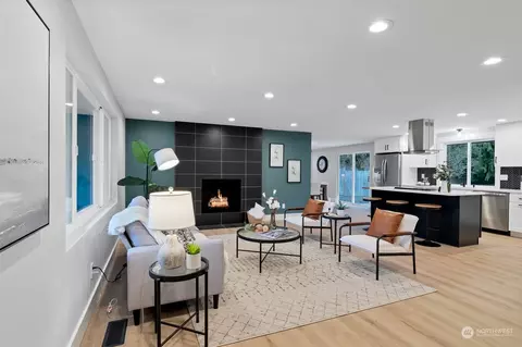 Living - 10507 26th Dr SE, Everett, WA 98208 photo 1 of 3