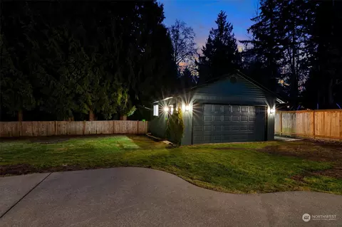 Exterior - 10507 26th Dr SE, Everett, WA 98208 photo 11 of 12