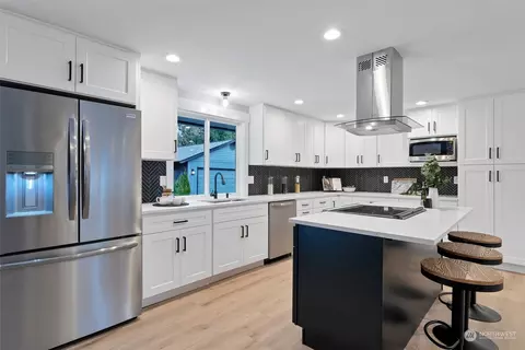 Kitchen - 10507 26th Dr SE, Everett, WA 98208 photo 3 of 3