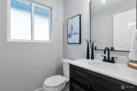 Bath - 10507 26th Dr SE, Everett, WA 98208 photo 3 of 3