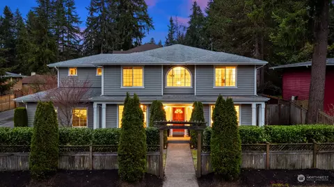 16637 NE 30th St, Bellevue, WA 98008