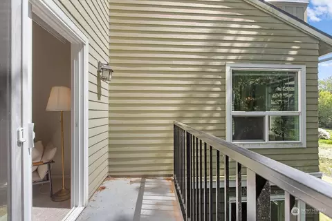 Exterior - 820 Cady Rd #E306, Everett, WA 98203 photo 1 of 3