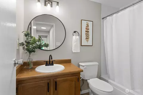 Bath - 820 Cady Rd #E306, Everett, WA 98203 photo 3 of 3