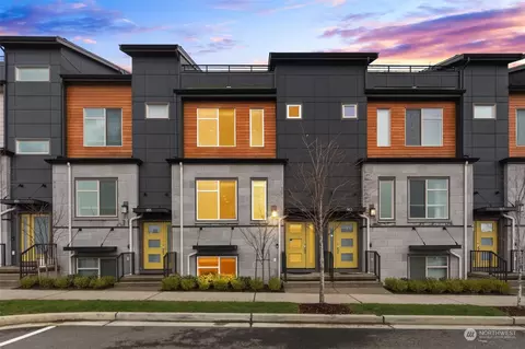 957 8th Ave NE, Issaquah, WA 98029