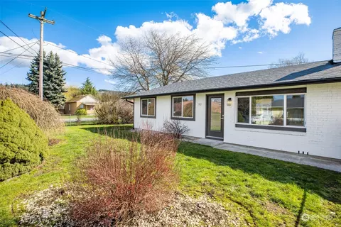Exterior - 302 Whitesell Ct NW, Orting, WA 98360 photo 12 of 15