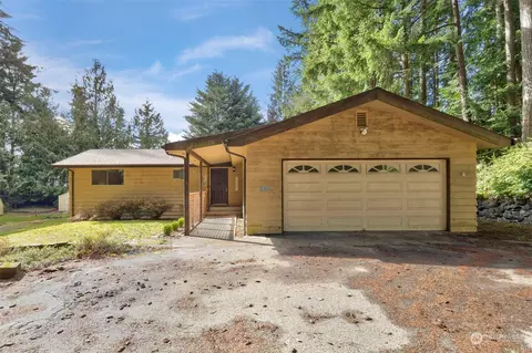565 NE Foster Rd, Bremerton, WA 98311