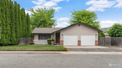 1310 3rd St SE, East Wenatchee, WA 98802