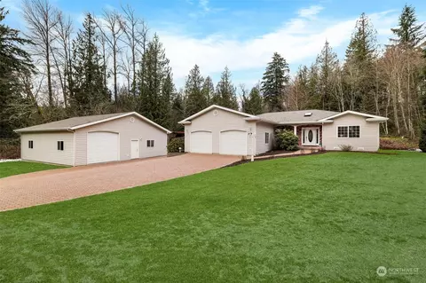 17822 E Spring Lake Dr SE, Renton, WA 98058