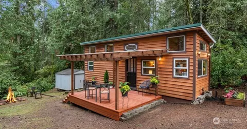 12208 Wapato Rd, Anderson Island, WA 98303