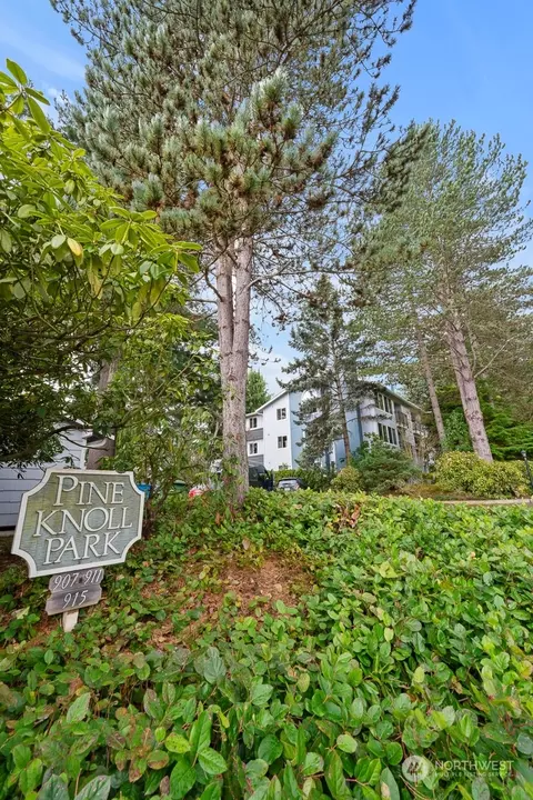 907 N 163rd St #A11, Shoreline, WA 98133