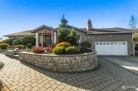 2011 121st Ave SE, Bellevue, WA 98005