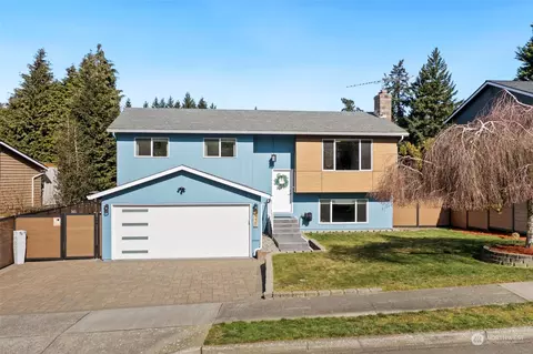2728 NE 23rd Pl, Renton, WA 98056