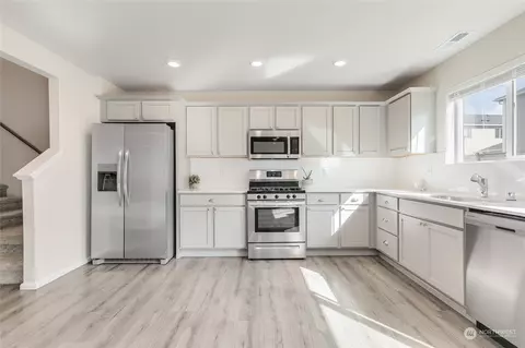 Kitchen - 19911 136th Ave E, Graham, WA 98338 photo 1 of 3